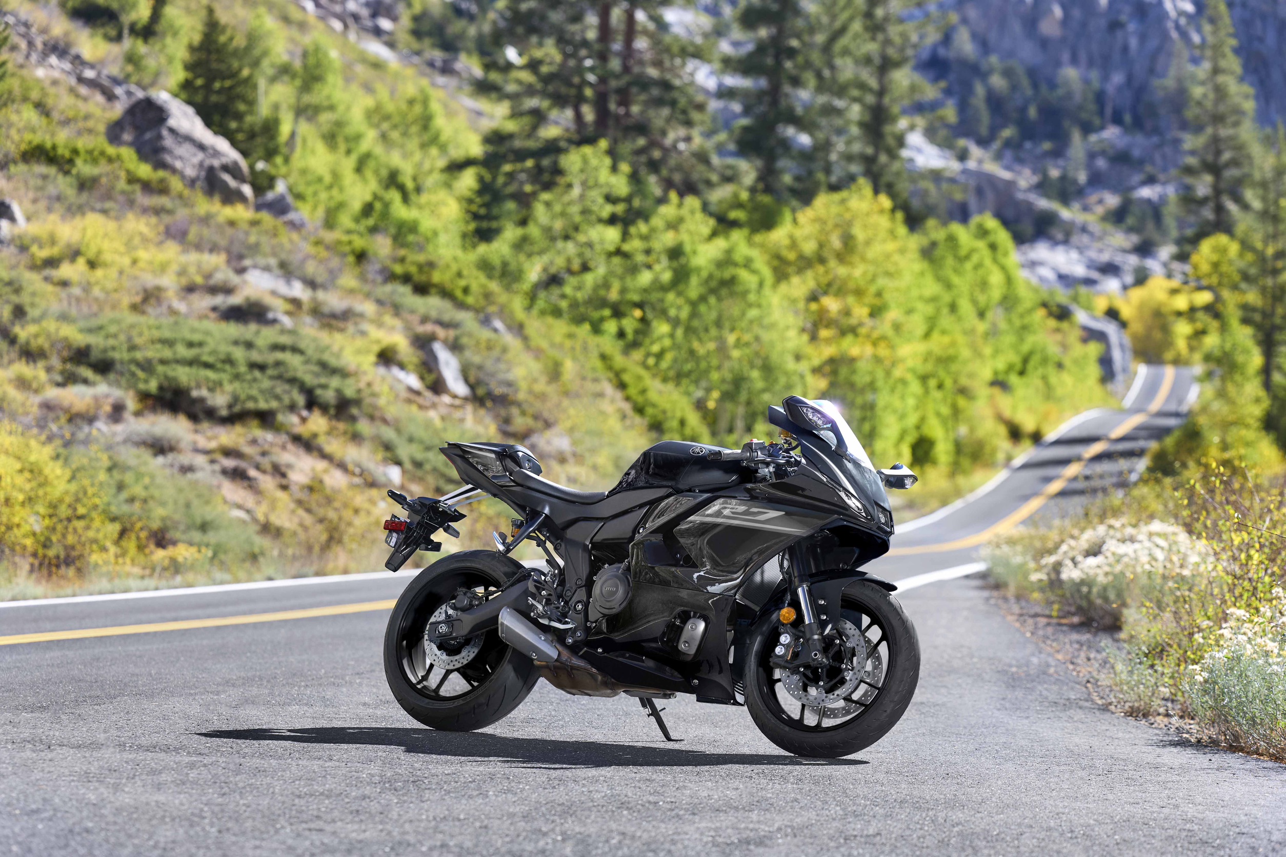 New YAMAHA YZF-R7 2026 ถ่ายทอด Race-Bred DNA จากสนามแข่ง สู่ซูเปอร์สปอร์ตคลาสกลางที่เข้าถึงได้จริง