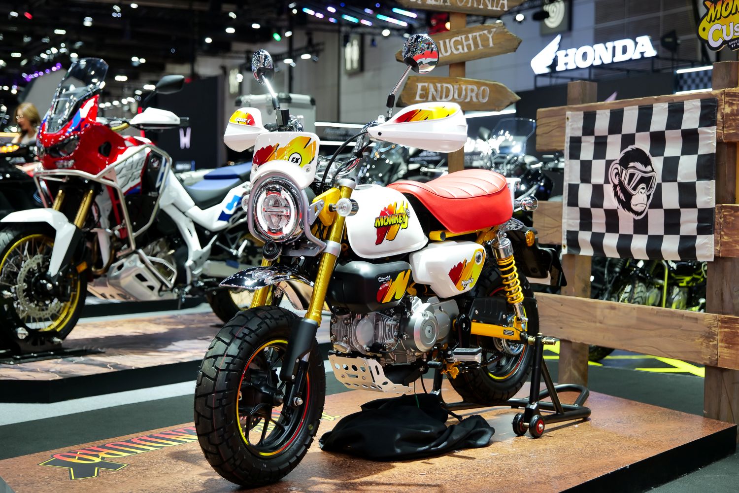 ครั้งแรกในไทย! New Honda CB1000GT สปอร์ตทัวร์ริ่ง 4 สูบ ถ่ายทอดเทคโนโลยีจาก CBR Fireblade พร้อม New Honda Monkey EX Custom Edition